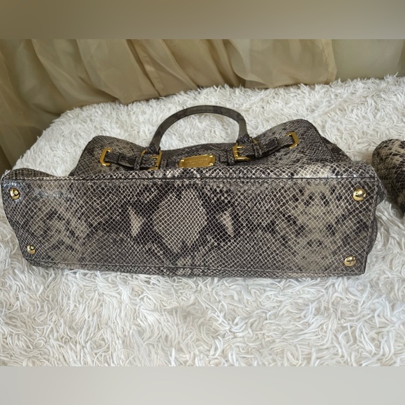 MICHAEL KORS Hamilton Large Python Sectional Bag - Picture 8 of 12